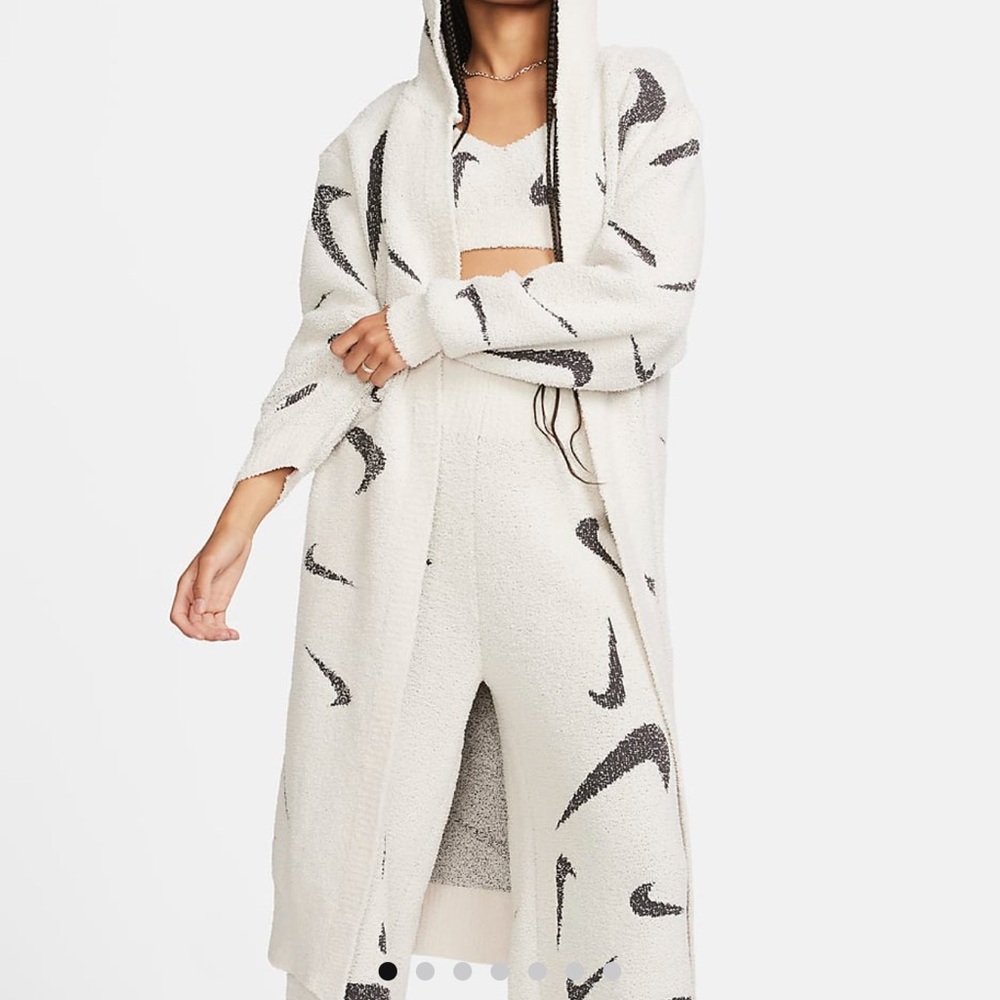 Nike Cream and Black Cozy Sweater Robe